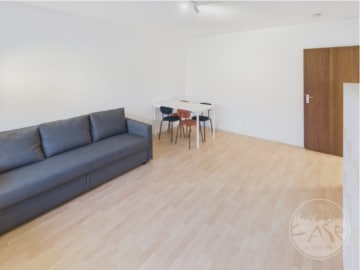 101 Dalmatiner, Berlin Steglitz, 2. OG