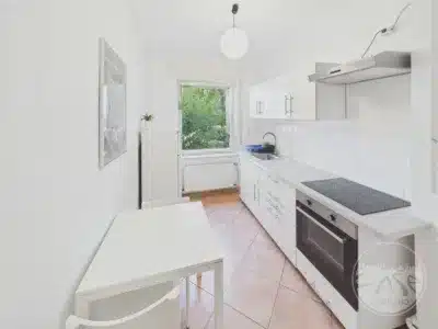 Appartamento libero di 3 locali, ben distribuito, ideale per una famiglia o una condivisione nel Reu, Berlin Neukölln, EG
