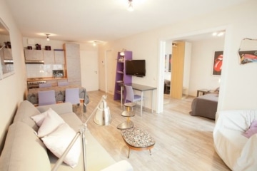 Available: 1.5-room apartment with balcony near Spittelmarkt, Berlin Mitte, 3. OG