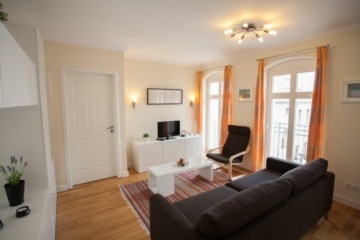 Mitte Highlight – 1,5 Zi, Balkon & Fahrstuhl. Zentraler geht’s nicht., Berlin Mitte, 4. OG