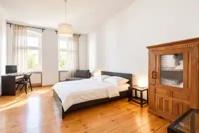 Posizione da sogno in Oderberger Str. – Monolocale libero in elegante palazzo d’epoca, Berlin Prenzlauer Berg, 2. OG