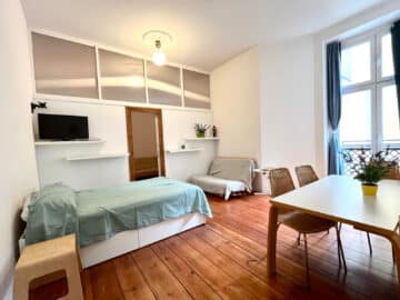 Available immediately! Cozy apartment in a quiet backyard in Friedrichshain, Berlin Friedrichshain, 2. OG