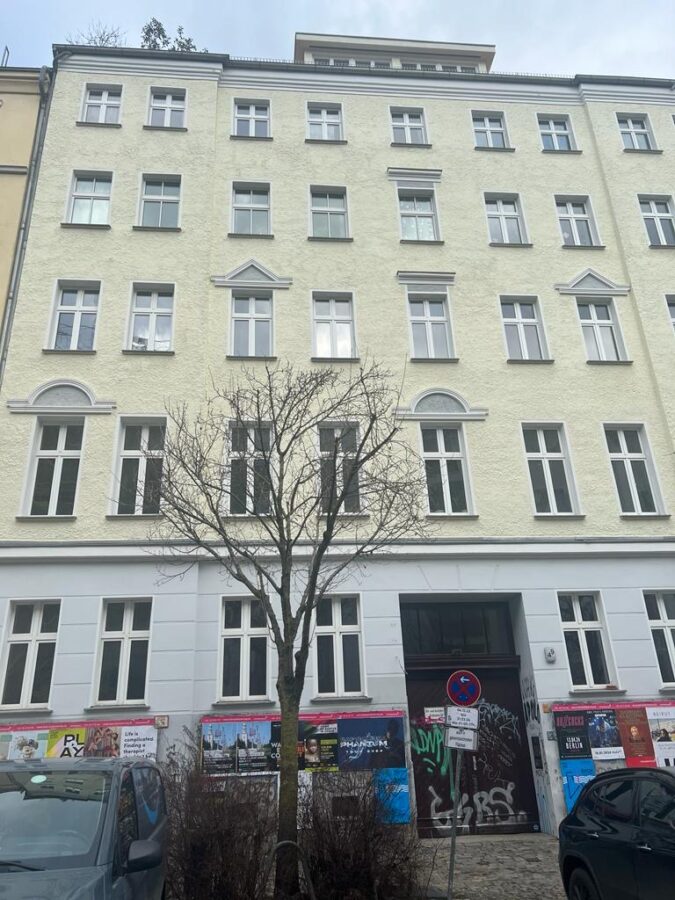 Old building with balcony - 3 rooms on mezzanine floor at Zionskirchplatz - 1_Z49_VH
