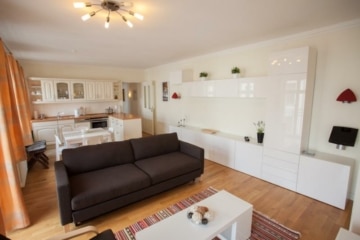 Mitte Highlight – 1.5 rooms, balcony & lift. Truly central living., Berlin Mitte, 4. OG