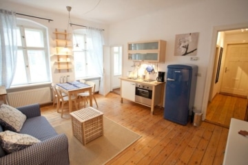 Samariterkiez: 1,5-Zi-Wohnung im charmanten Altbau, Berlin Friedrichshain, 1. OG