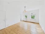 4. Wohnzimmer