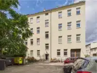 96. Hausansicht