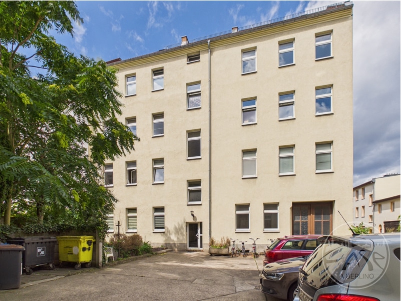 96. Hausansicht
