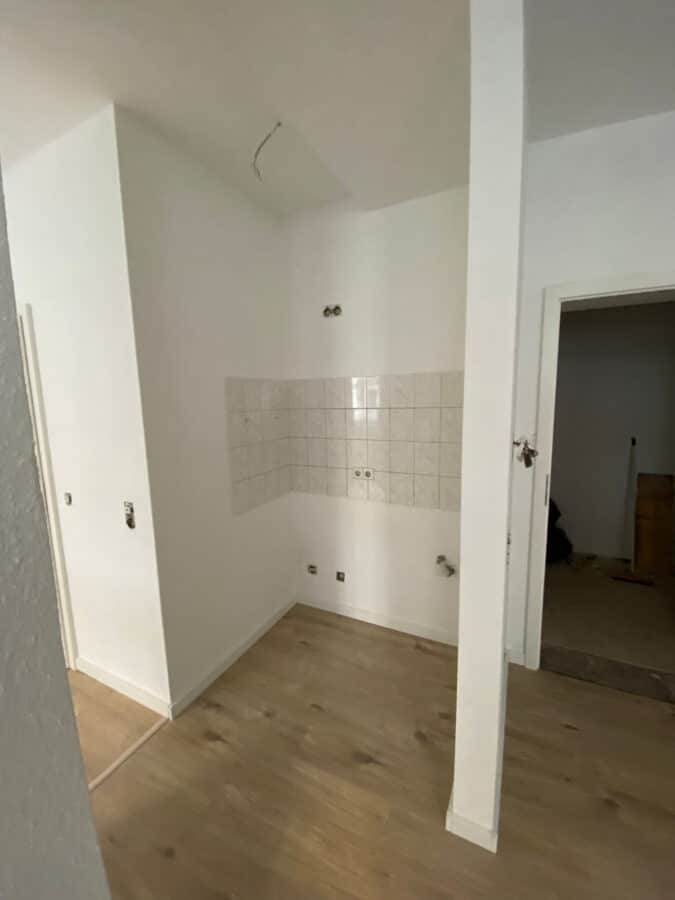 New entry after renovation - bright 1-room flat near Stadtpark Rabet - PHOTO-2023-10-17-17-15-27 (3)