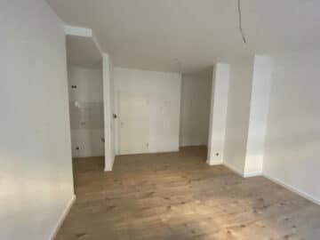 Reserve – New entry after renovation – bright 1-room flat near Stadtpark Rabet, 04315 Leipzig, Apartment